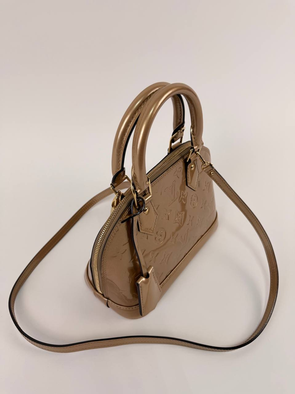 Сумка Louis Vuitton Monogram Vernis Alma BB