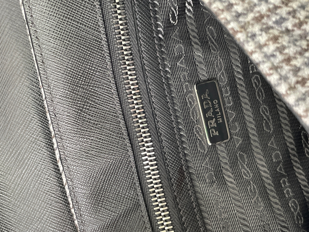 Сумка Prada