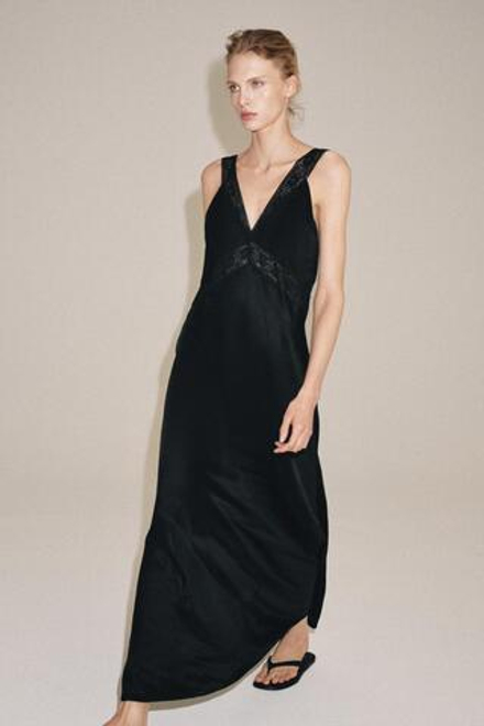 ZARA АТЛАСНОЕ ПЛАТЬЕ С КРУЖЕВОМ — ZW COLLECTION, ЧЕРНЫЙ