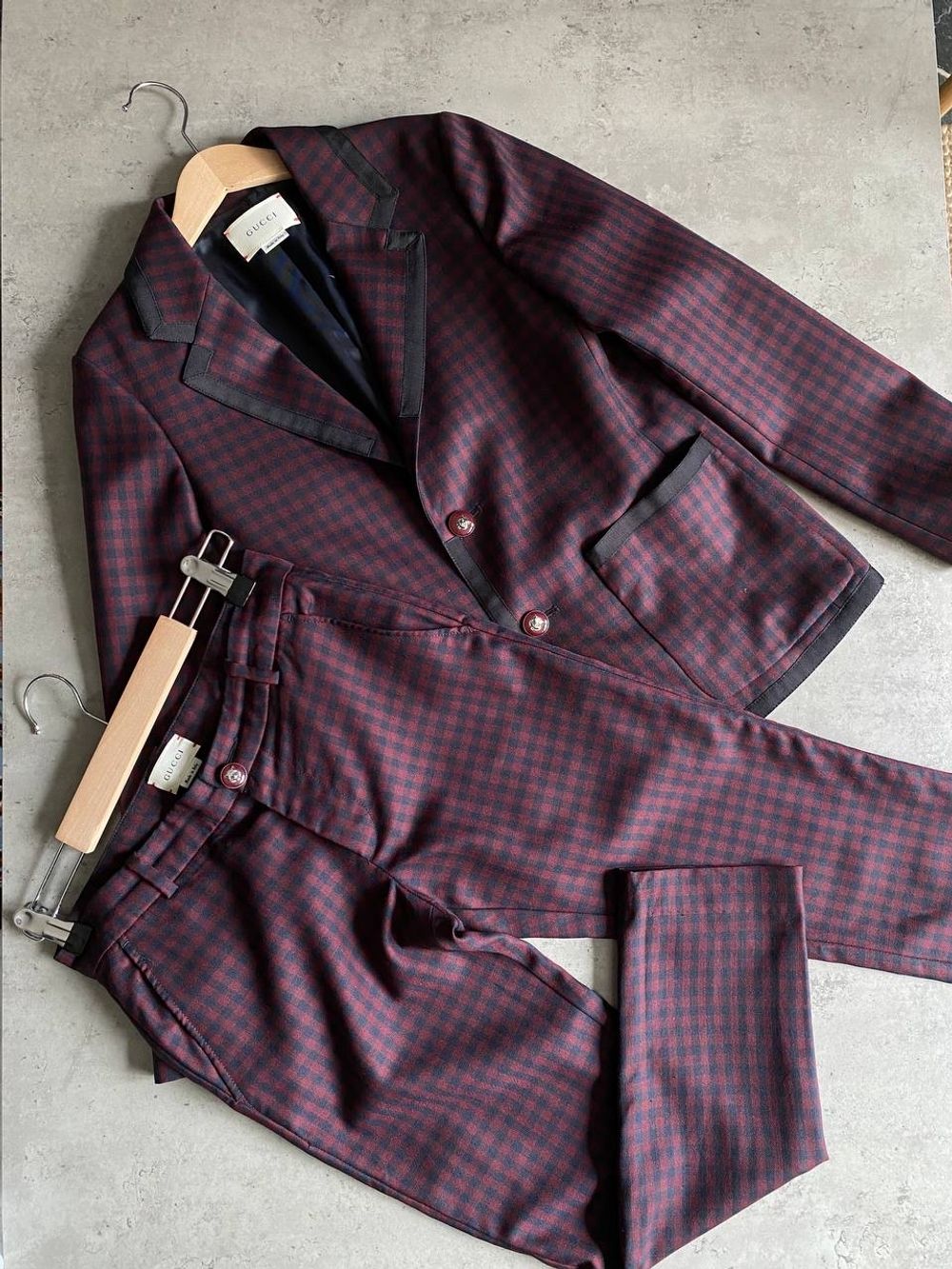 Шерстяной костюм Gucci, 140