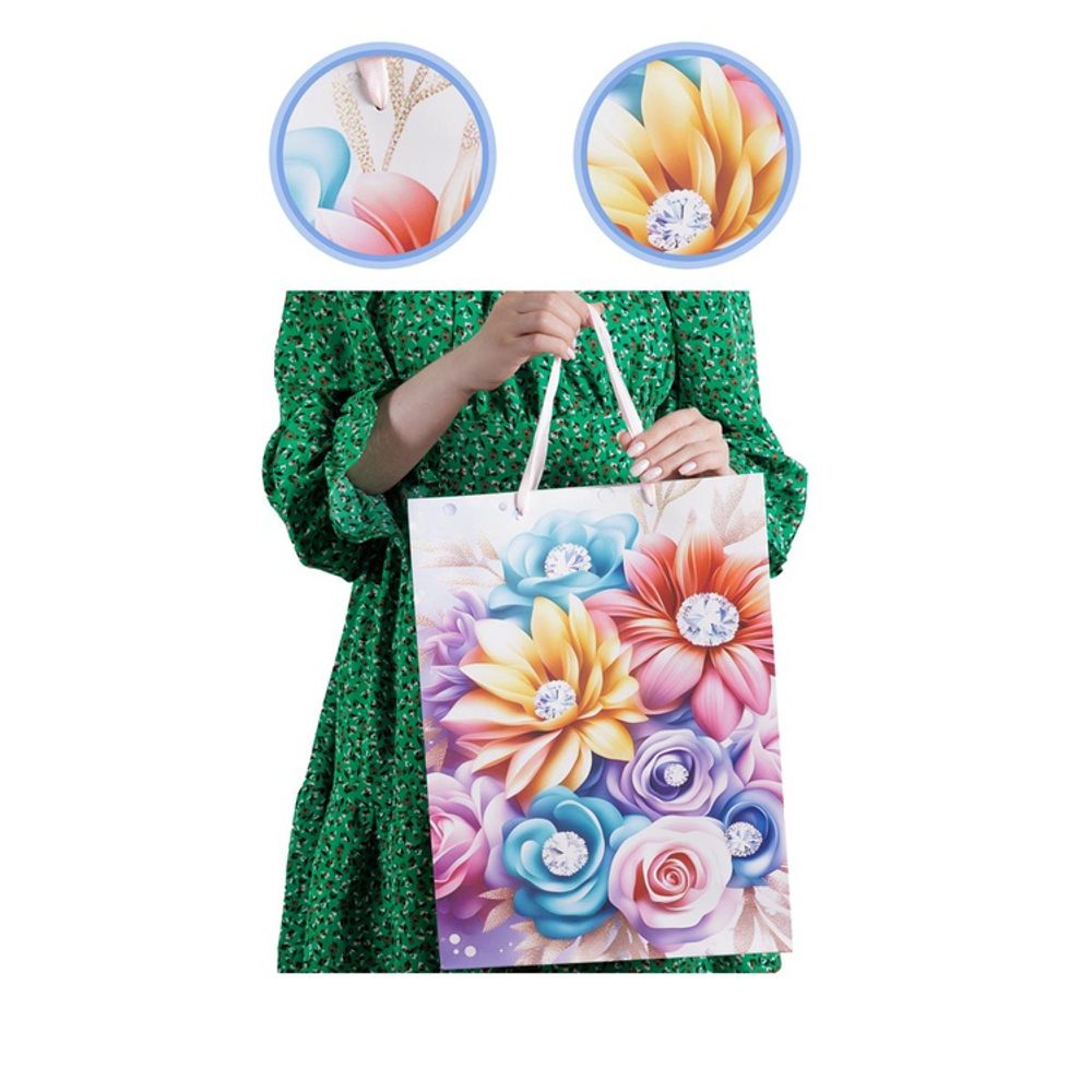 Подарочный пакет «Акварельные цветы» в четрых дизайнах, 30х40х12 см.