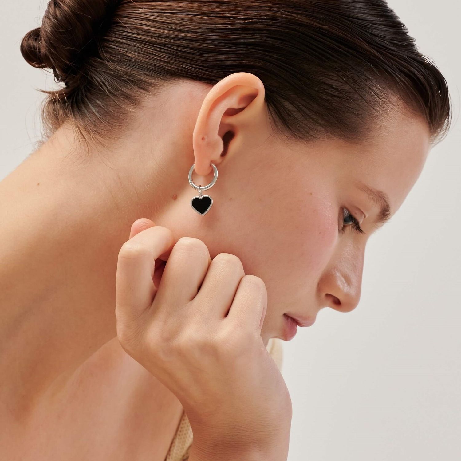 Моносерьга Silver Black Heart Earring