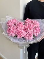 Букет из 13-ти вывернутых роз