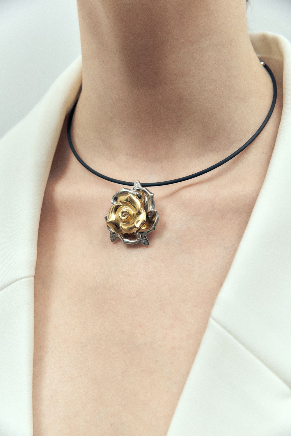 Чокер Роза, фарфор с позолотой