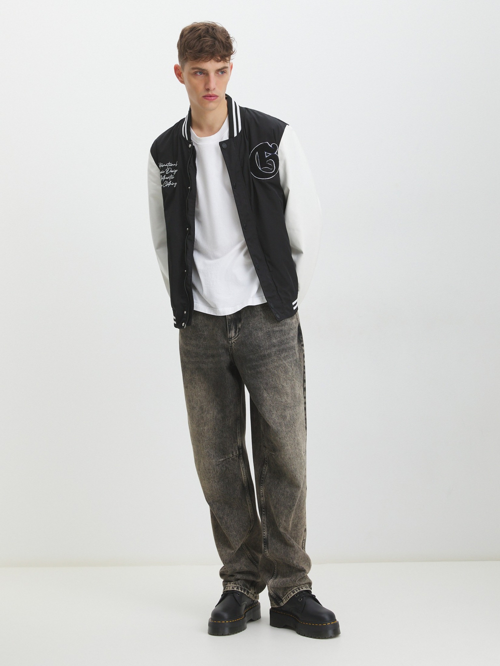 Бомбер мужской GUESS