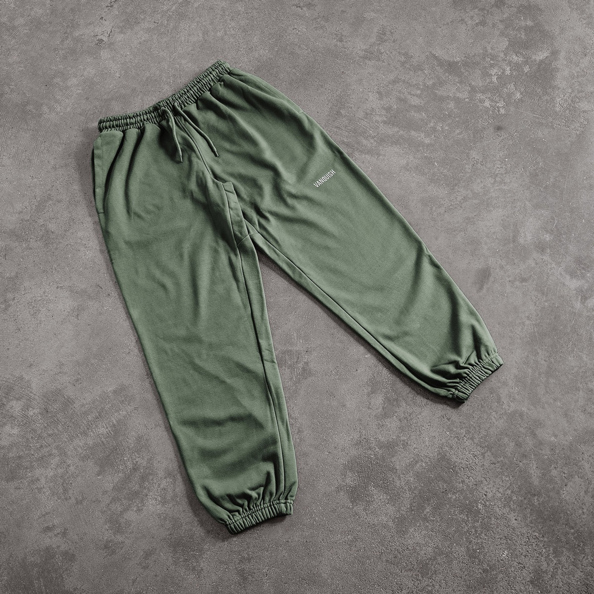 Штаны VANQUISH Essential Oversized Sweatpants Green