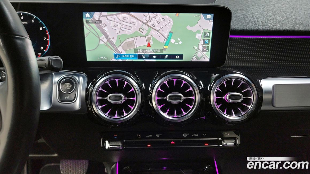 Mercedes-Benz GLB-Class X247 GLB220 (11.2020)