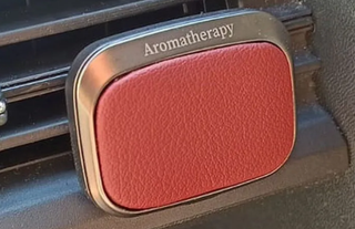 Ароматизатор-игрушка -на обдув- КОЖАНЫЙ - YC-121BR Bordeaux red