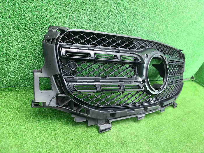 Решетка радиатора Mercedes GLS x167 (19-24) AMG 63