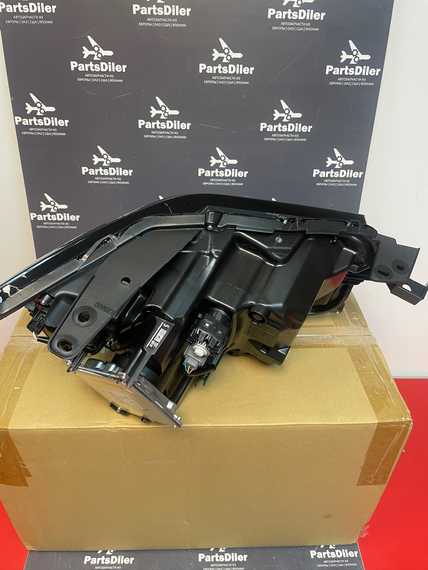 Фара передняя левая Mazda CX-30 ОРИГИНАЛ DFR551040E