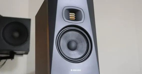 ADAM AUDIO T5V