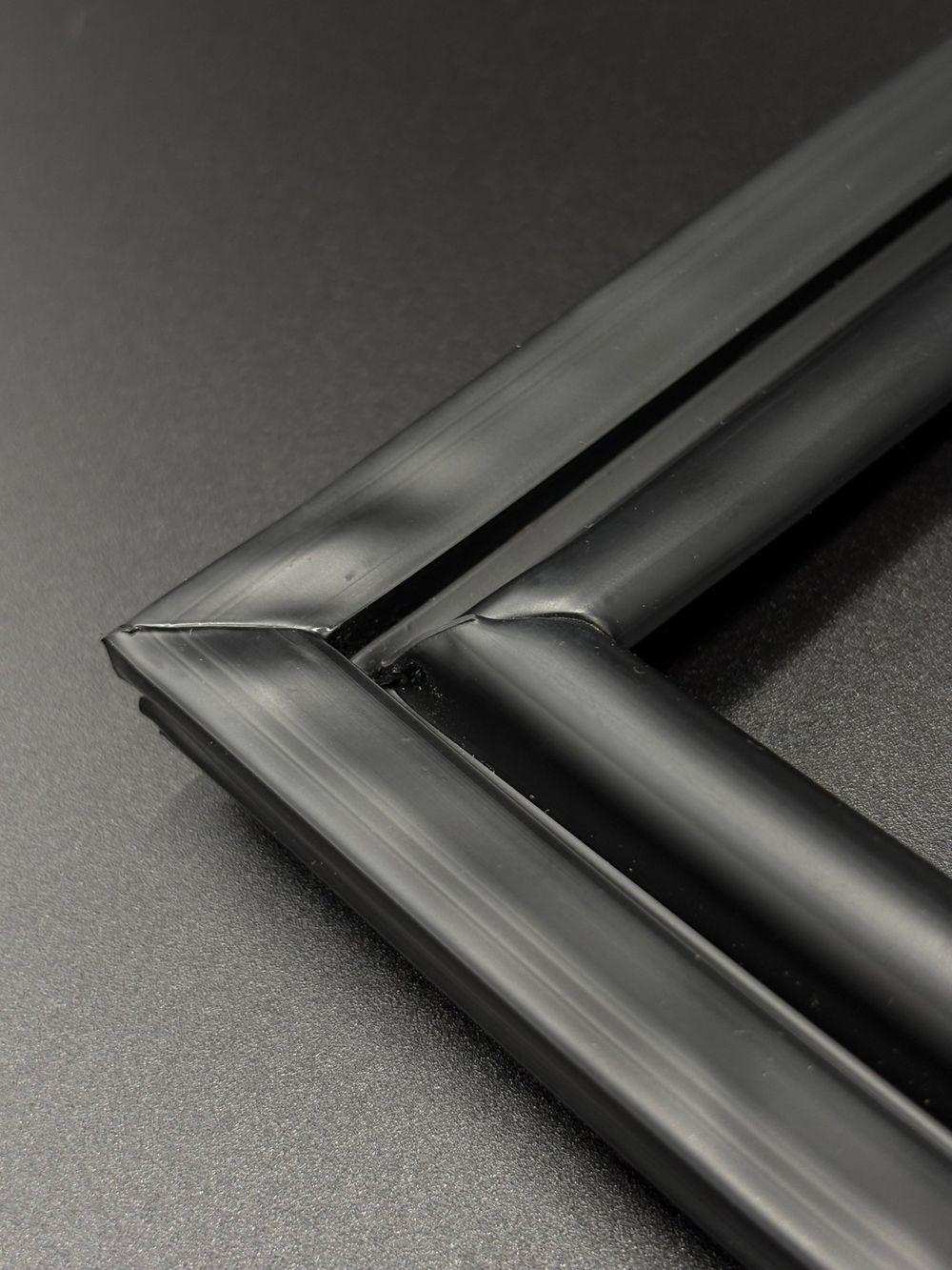 Уплотнитель для торгового холодильного шкафа Frigoglass PLUS-500 размер 1758*640 мм по пазу (005)
