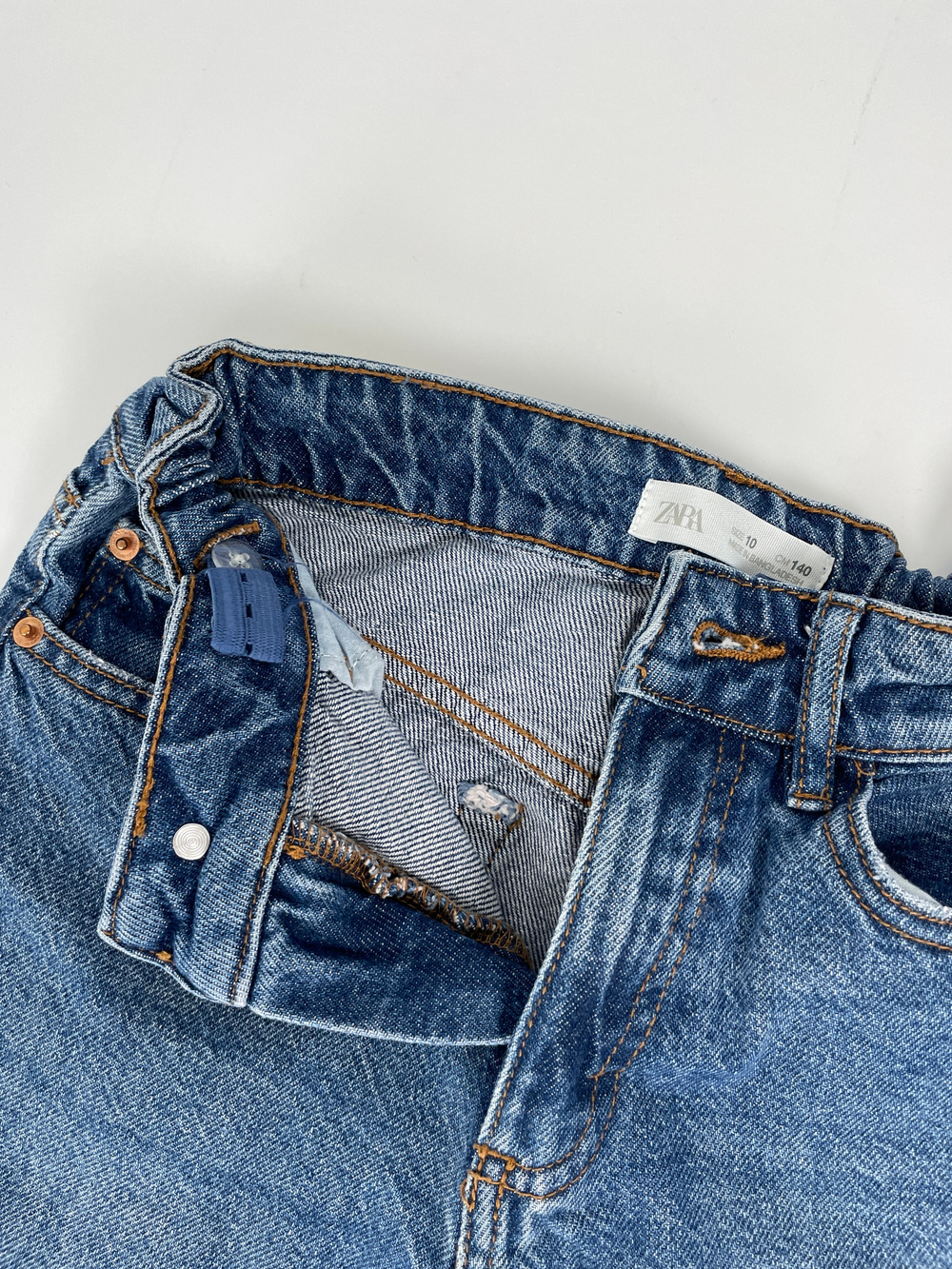 Джинсы Zara