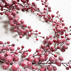 Гирлянда из красных ягод 180см ChristmasDeLuxe заснеженная