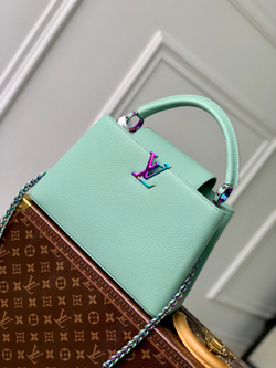 Louis Vuitton Capucines MM