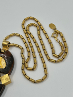 Кулон с коричневым пластиком Givenchy