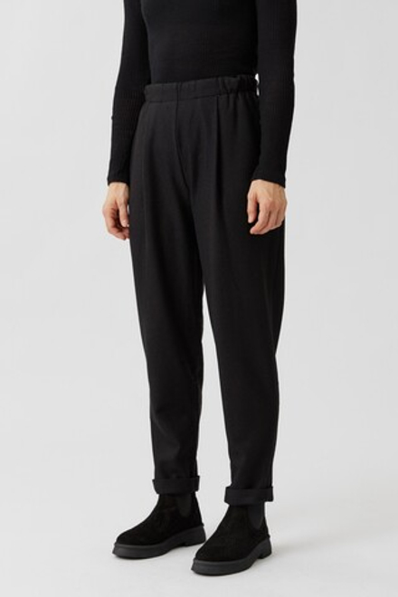 Брюки зауженные из черной шерсти