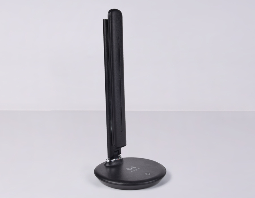 Светодиодная настольная лампа с беспроводной зарядкой DE521 BK черный LED 3000-6400K 8W