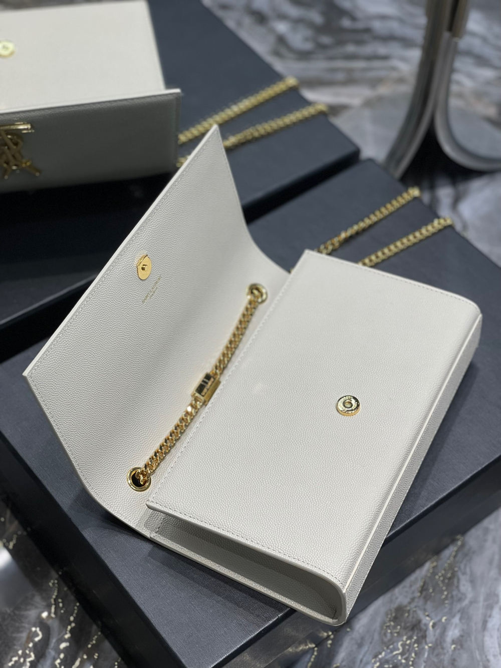 Saint Laurent Kate Medium Bag 24 cm