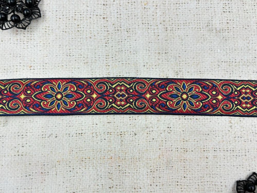 Тесьма жаккард, ш. 3,2 см.