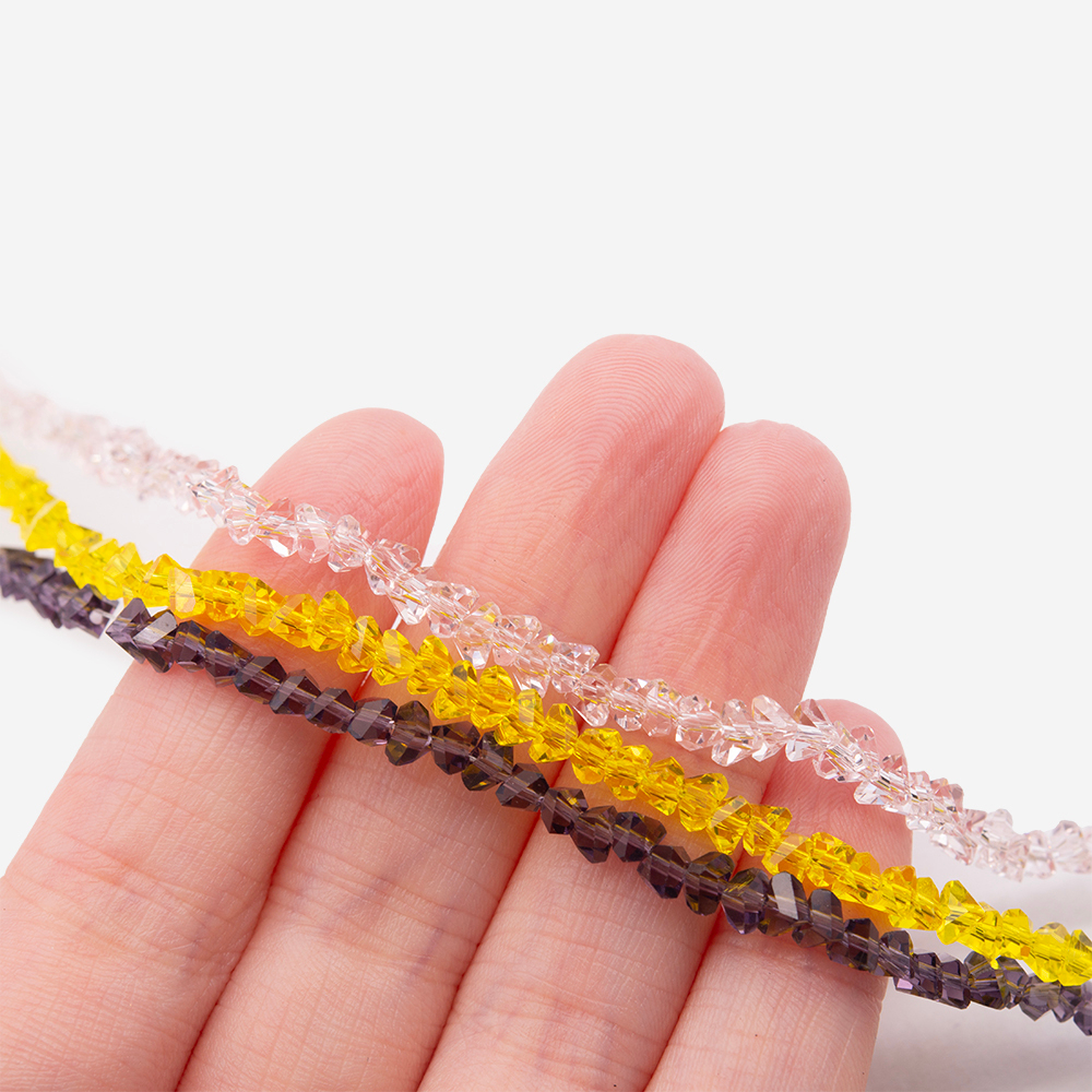 Хрустальные бусины в форме треугольника, оттенок "Желтый", 3*4мм