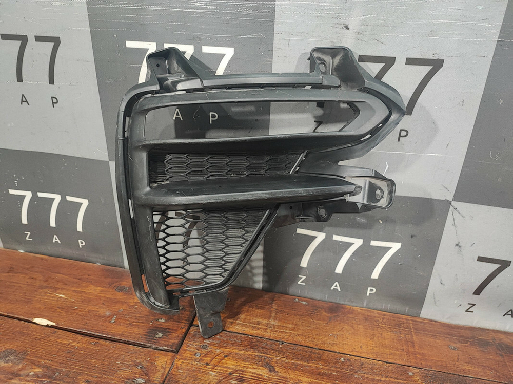 Накладка ПТФ передняя правая Kia Cerato 4 (BD) 18-21 Б/У Оригинал 86596M6000