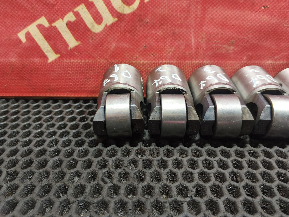 Комплект толкателей выпускного клапана 2020г.