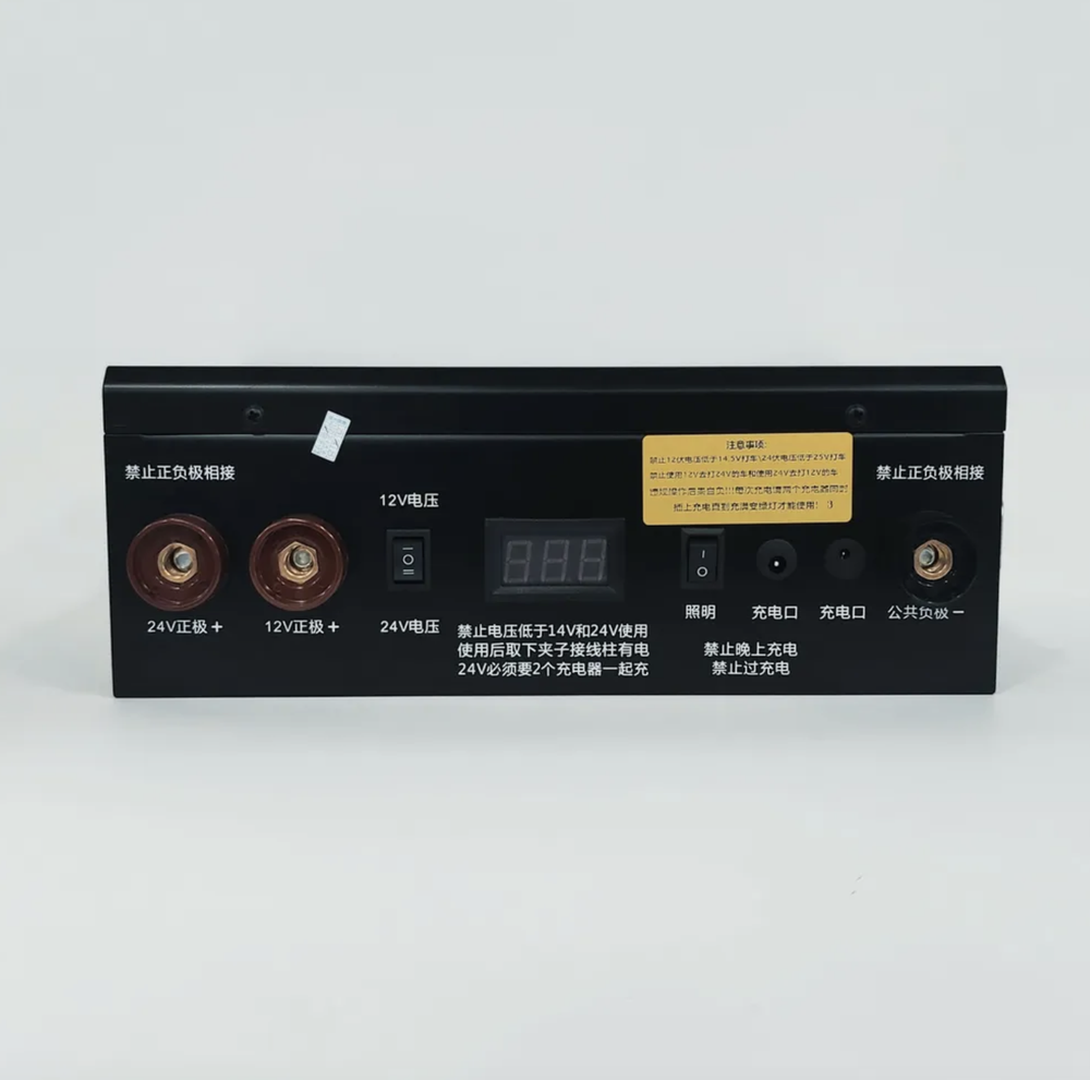 A24-2 - 8000 A / Автономное пусковое устройство (бустер) для легковых и грузовых автомобилей Jump Starter 8000 A на 12/24 вольт