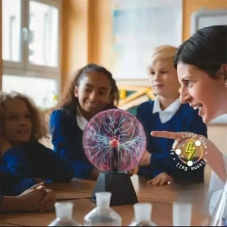 Ассорти товаров Плазменная лампа реагирующия на прикосновения "Магический шар с молниями", 8 см, черный