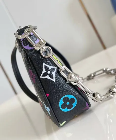 Клатч Louis Vuitton x TM клатч Pochette Accessoires