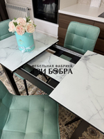 Стеклянный раздвижной стол "Итальянский мрамор" и стулья "ГУЧИ" тиффани