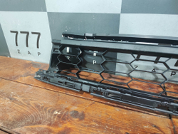 Решетка переднего бампера Skoda Karoq 17-нв Б/У Оригинал 57A853677A