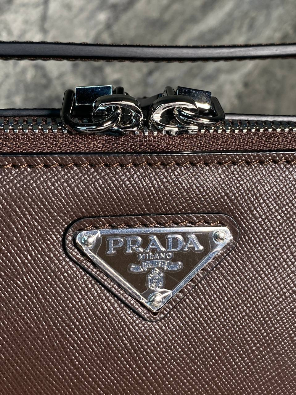 Сумка-мессенджер Prada