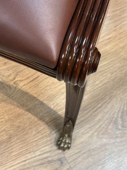 Кресло "Регентство" с коричневой кожей