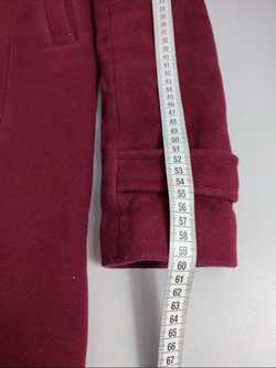 Пальто ягодного цвета 42 размер