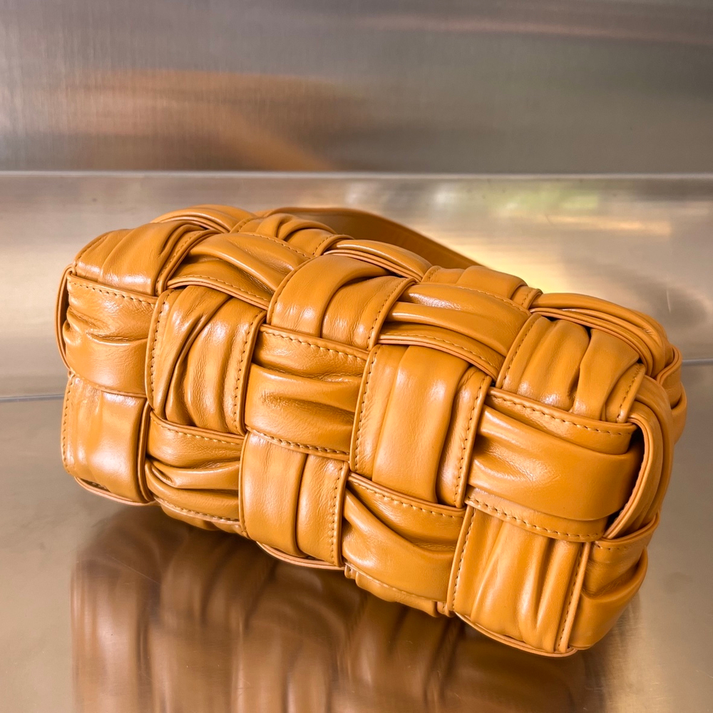 Bottega Veneta Small Brick Cassette 24 cm