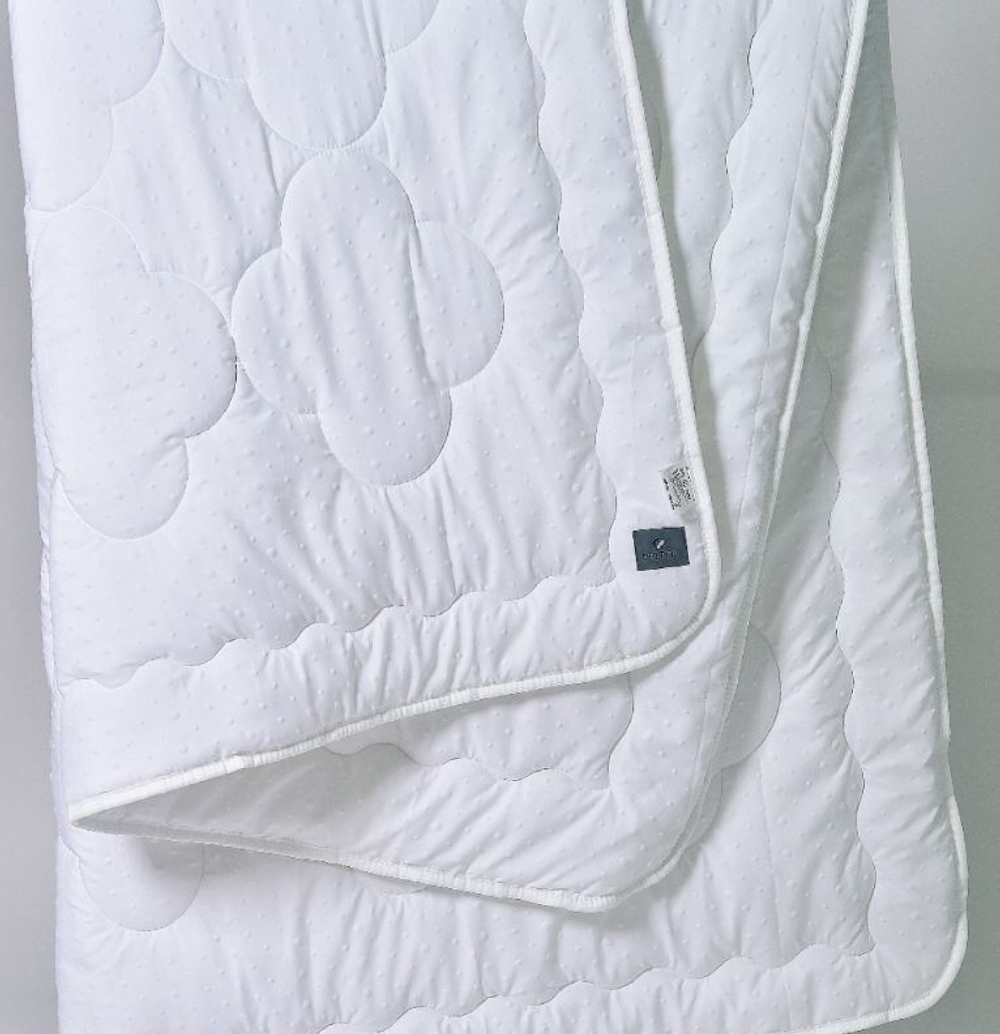 Одеяло PRETTY 140х205х250г