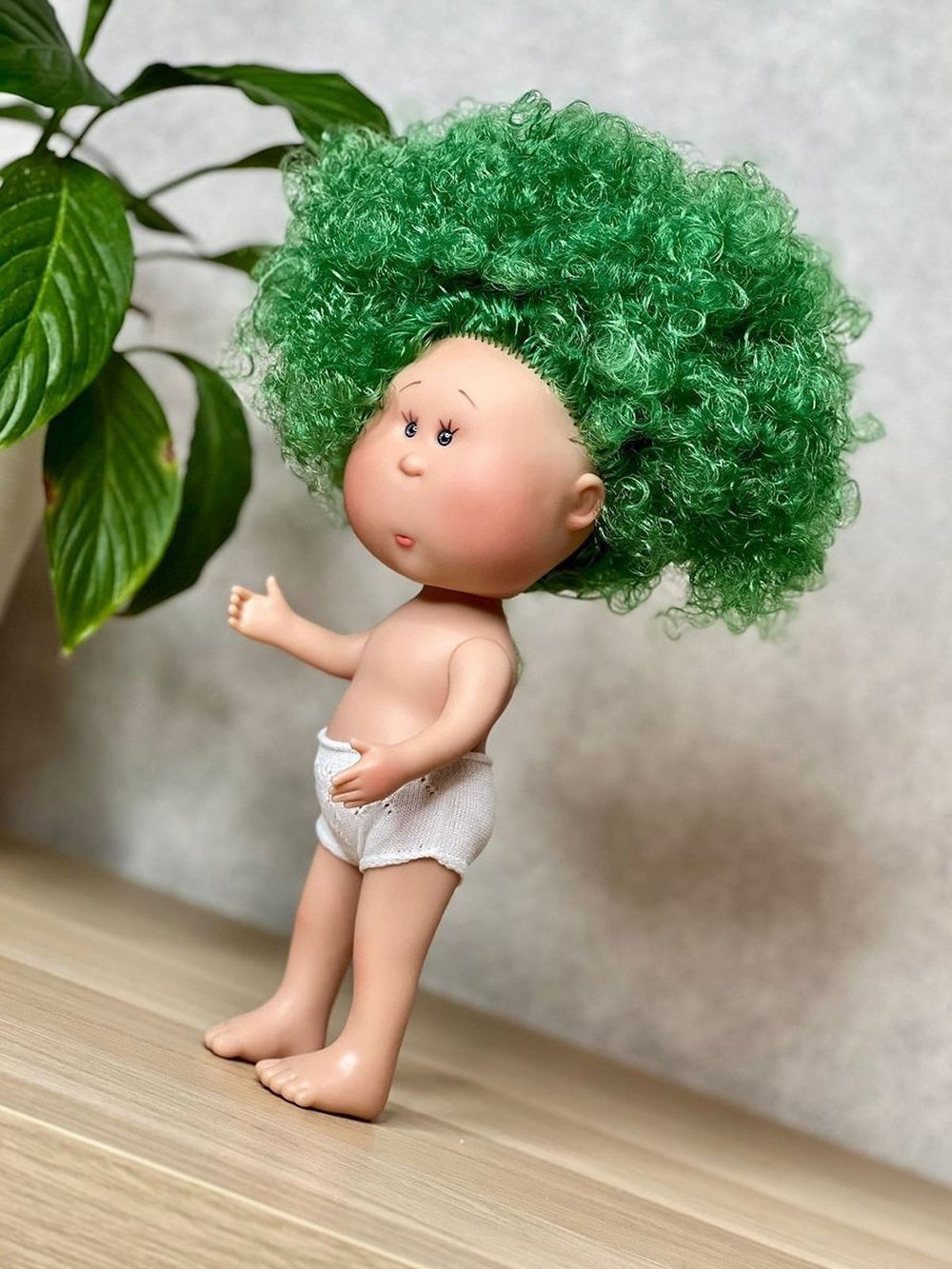 Кукла Nines виниловая 30см MIA без одежды (3000W29A3)