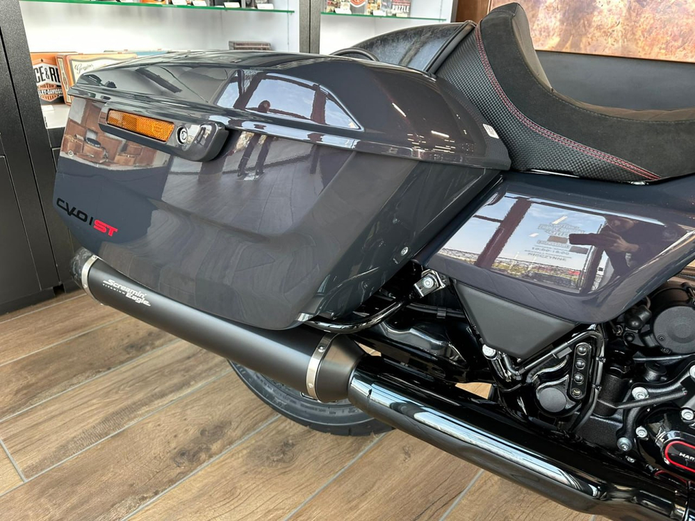 Harley-Davidson CVO Street Glide ST, 2026 "Inferno Gray"