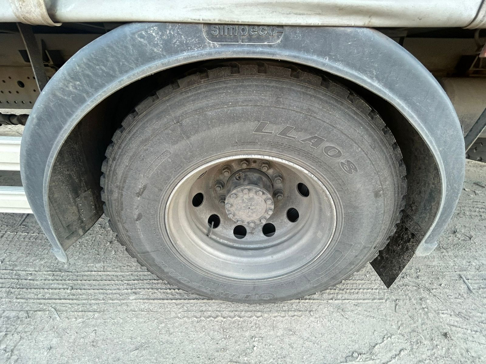 Foton AUMAN 4x2 Бортовой (Евроборт) 1794N0 (Евроборт, Дизельный, 6.7 л, 261 л.с. МТ)