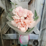 Букет из 5 французских роз с эвкалиптом