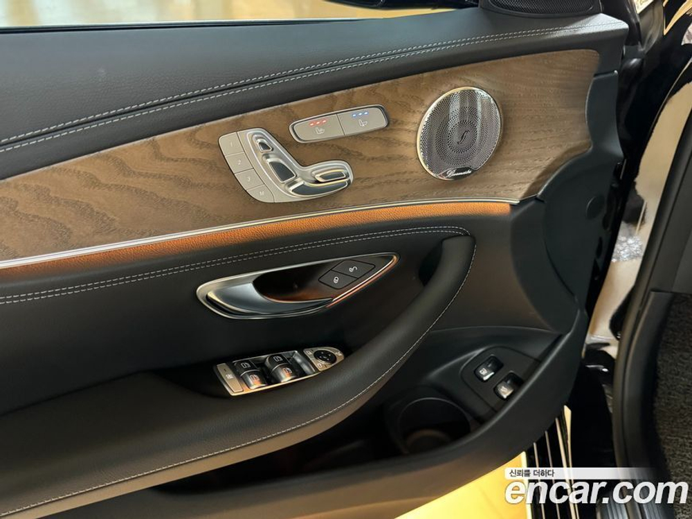 Mercedes-Benz E-Class W213 E300e 4MATIC Exclusive (02.2023)