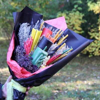 Букет сухоцветов и свечей для Ведьмочки 60х40 см