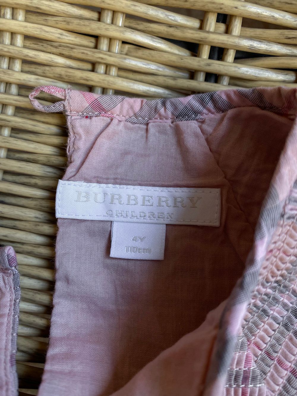 Платье Burberry, 104