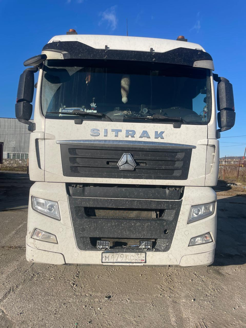 SITRAK C7H 4x2 Седельный тягач ZZ4186V361HE (Дизельный, 12,4 л, 540 л.с., МТ)