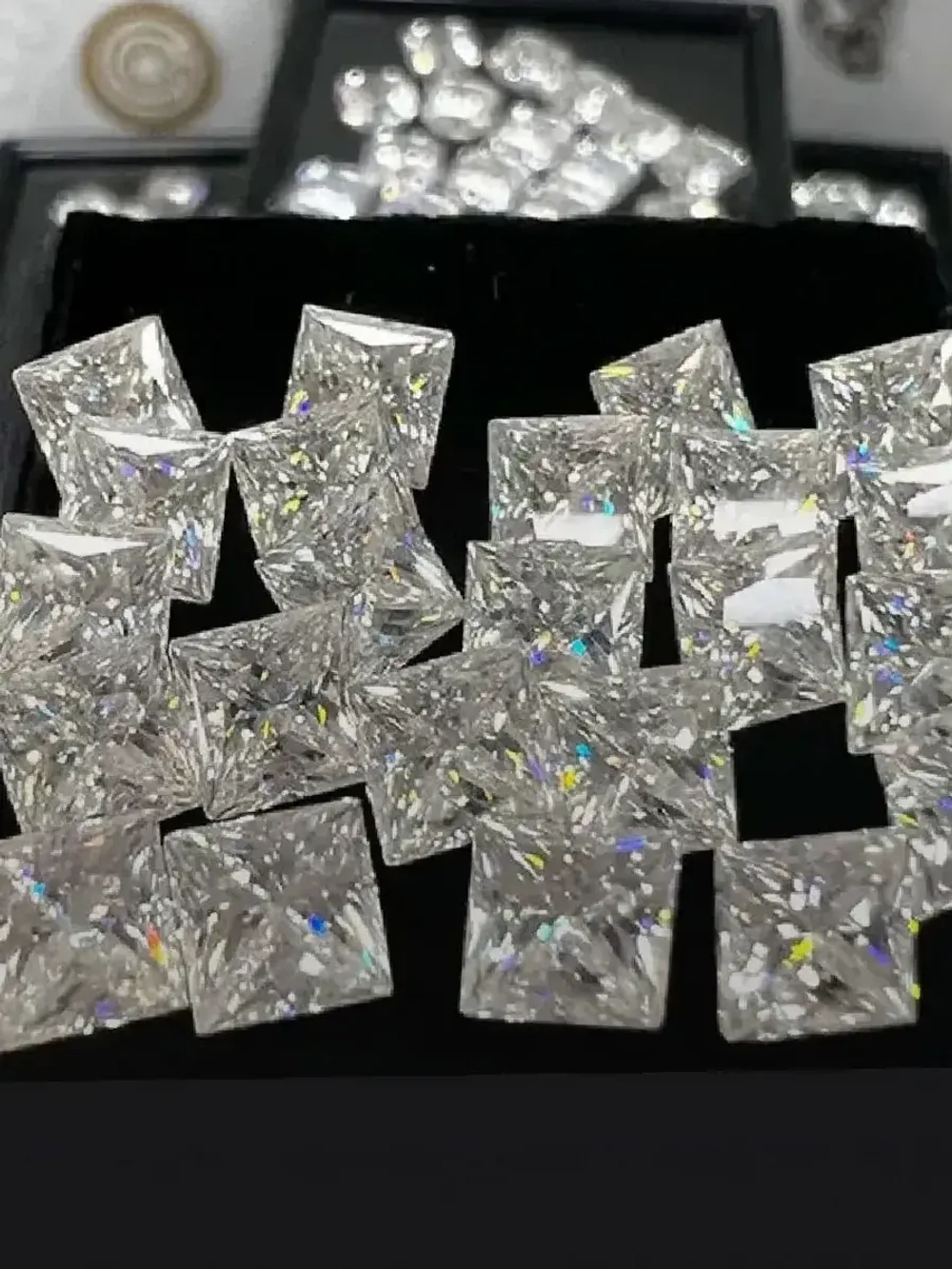 Муассанит принцесса 4.5×4.5мм 0.5сt