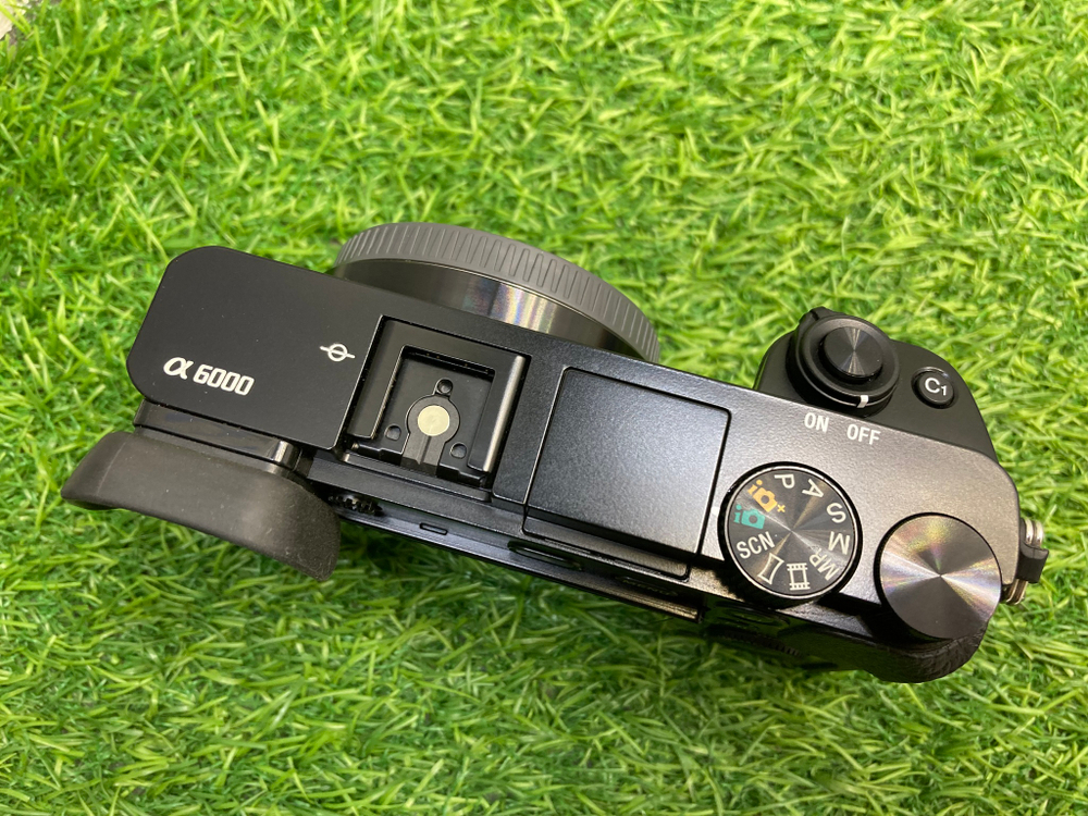 Sony A6000 (7.810 кадров)