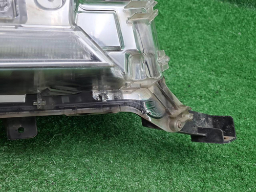Фара правая Land Cruiser 200 (2015-2021) LED