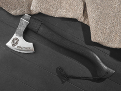 Кованый топор "Брату от брата", рукоять черный мореный ясень