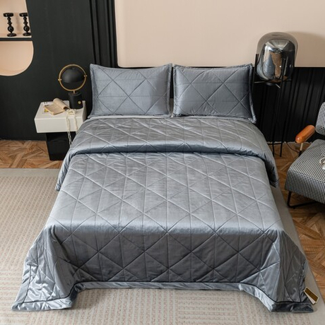 Велюровое покрывало в клетку с наволочками OVL038